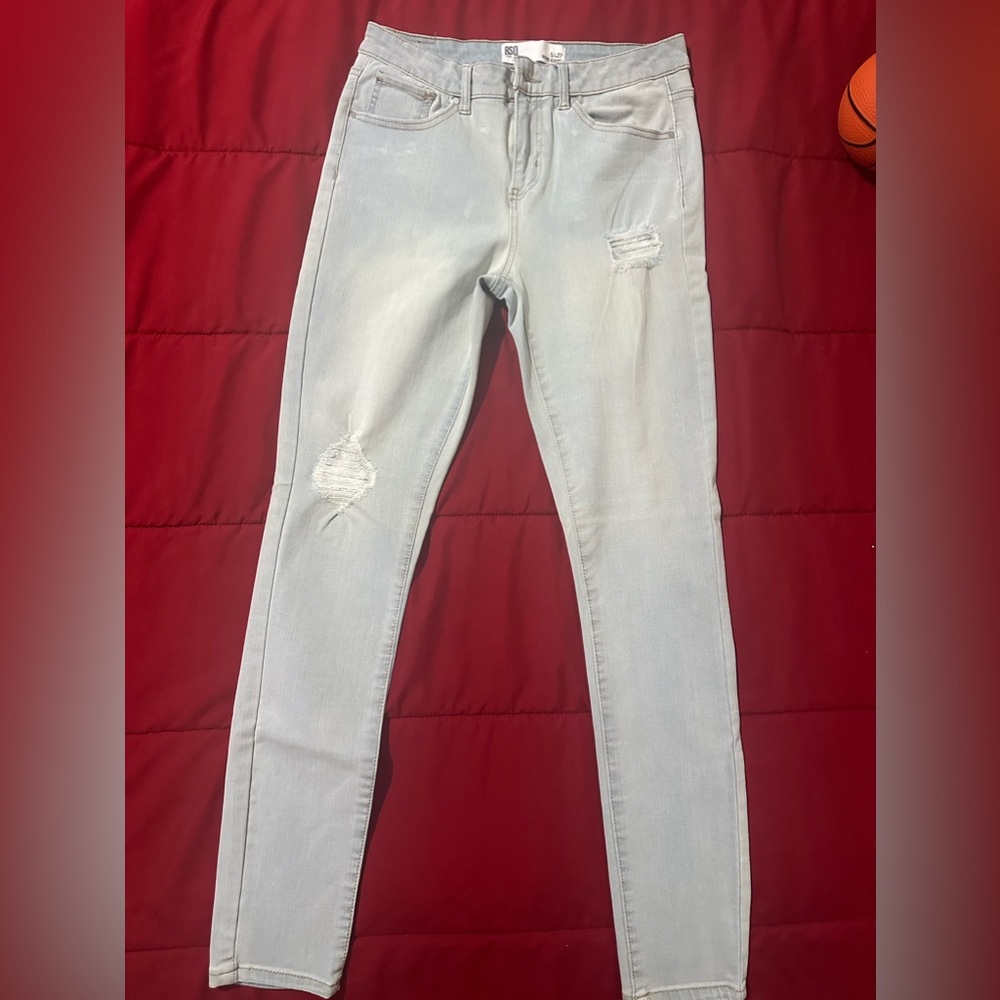 Women’s light blue jeans/ jagging